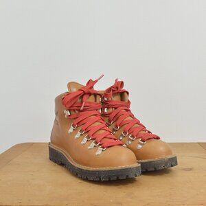 danner women's mountain light cascade hiking boots with red laces size 7.5